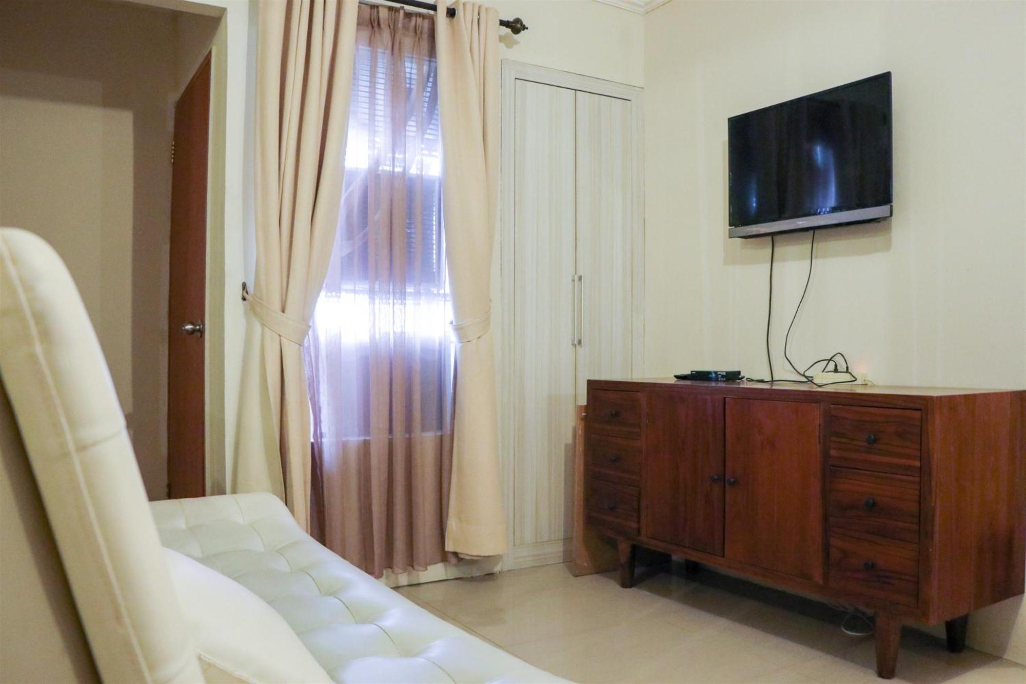 And Elegant 2br At Grand Palace Kemayoran By Travelio * Jakarta